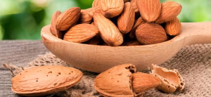 Totul-Despre-Migdale-Beneficii-Proprietati-Indicatii-min-300x138 9 tipuri de nuci pe care ar trebui să le incluzi în dieta ta