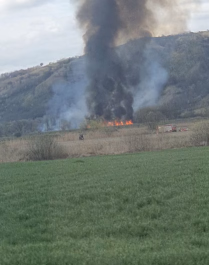 img_3032-1-418x530 Incendiu de vegetație la ieșirea din Făgăraș spre Sibiu, în zona râului Olt