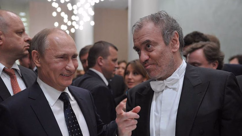 putin-gergiev Scandal cultural în Italia: Dirijorul prorus Valery Gergiev revine pe scena europeană, stârnind un val de critici